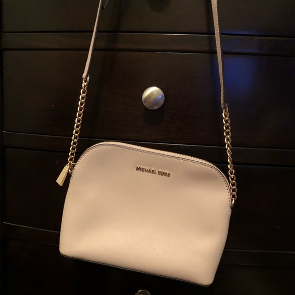 Micheal Kors crossbody - Picture 1 of 1